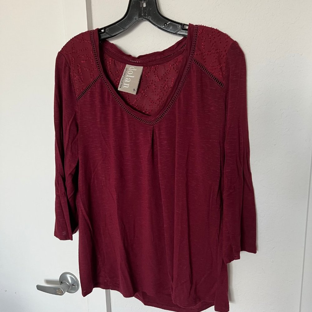 Dolan Left Coast Collection burgundy v neck top Sz M